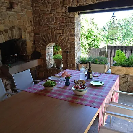 L'oree De La Gresigne Bed and Breakfast